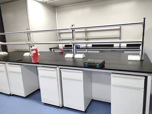 全鋼實(shí)驗(yàn)臺(tái)帶輪子 全鋼實(shí)驗(yàn)臺(tái)帶輪子