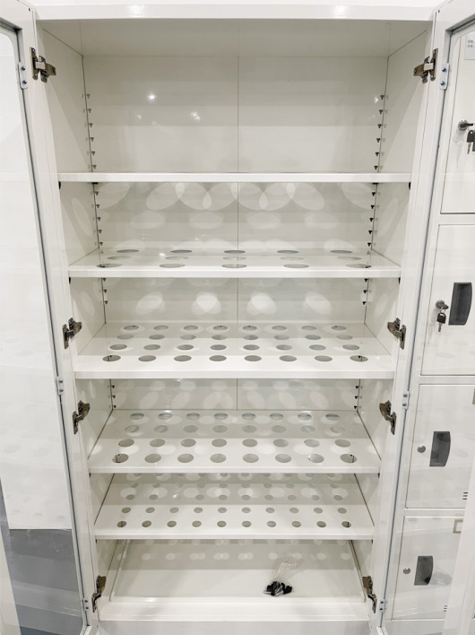 器皿柜內(nèi)部展示 器皿柜內(nèi)部展示